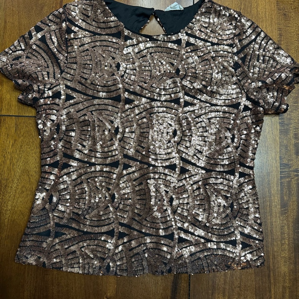S.C. Society Bronze Sequin Short Sleeve Top – Women’s Size M